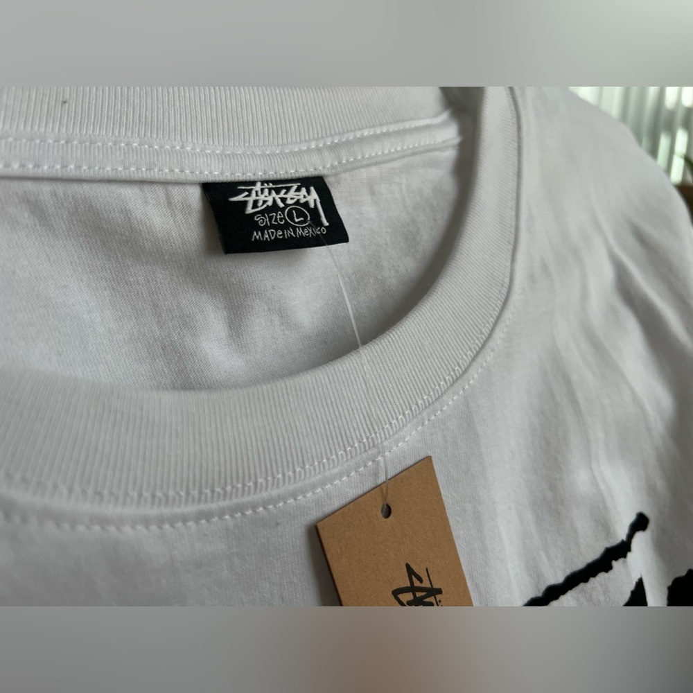 ๐ Authentic Stussy World Tour White Tee - unisex - L - Picture 8 of 17